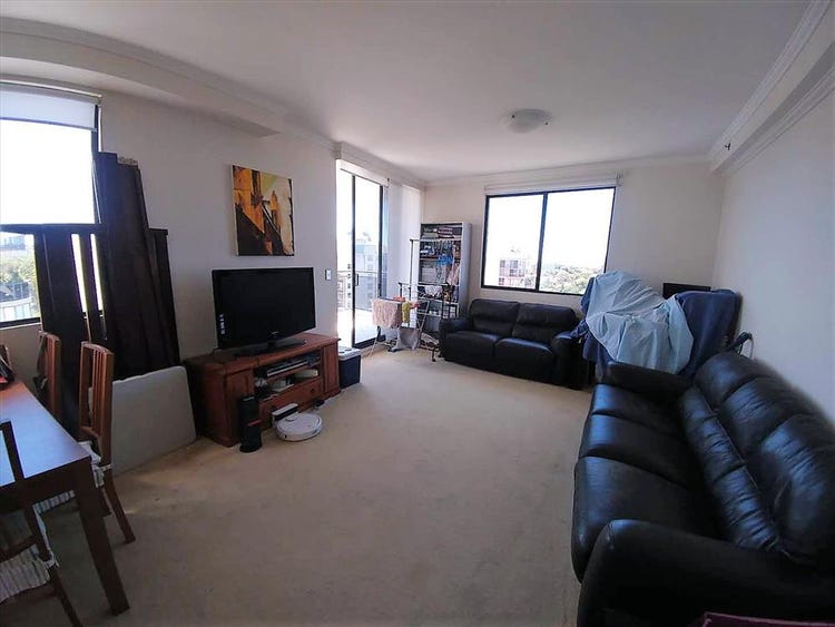 Share house St Leonards, Sydney 275pw, 3 bedroom apartment