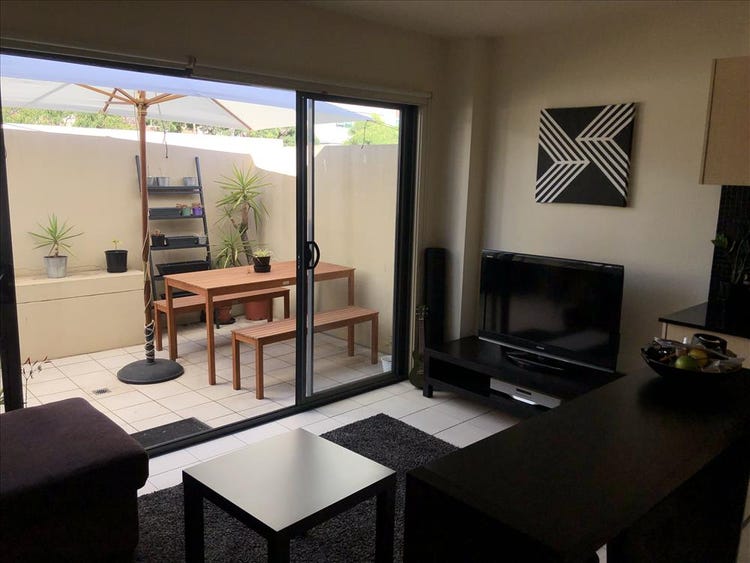 One bedroom apartment Fitzroy, Melbourne 425pw, 1 bedder/studio