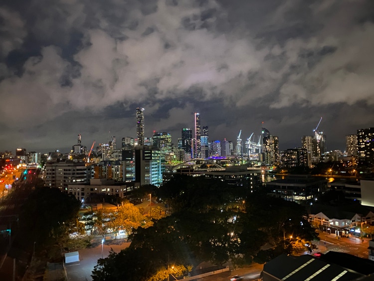 Share house Milton, Brisbane 375pw, 2 bedroom apartment