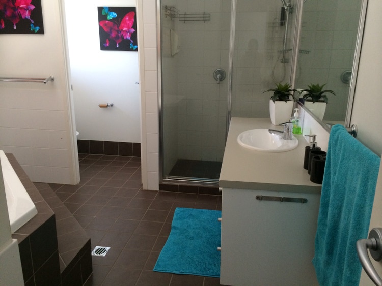 Share house Varsity Lakes, Gold Coast 275pw, 4+ bedroom apartment