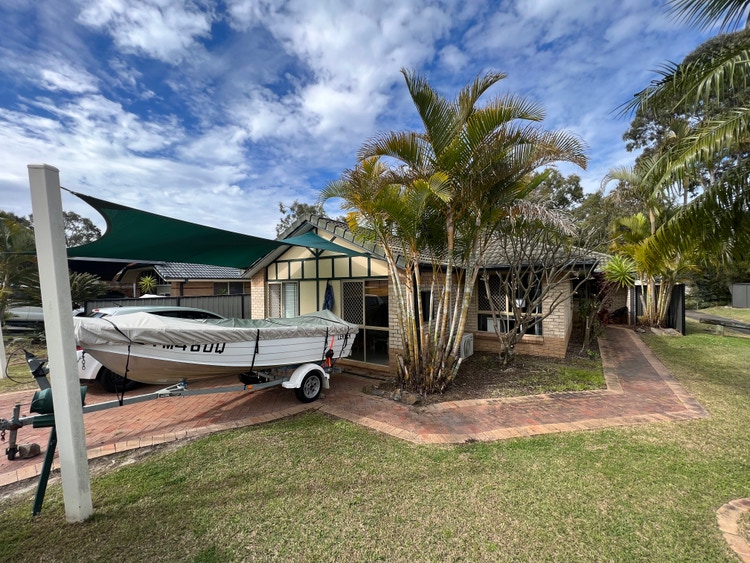 Share house Parkwood, Gold Coast 325pw, 4+ bedroom house