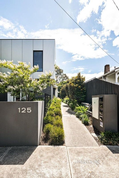 Share house Fairfield, Melbourne 300pw, 2 bedroom apartment