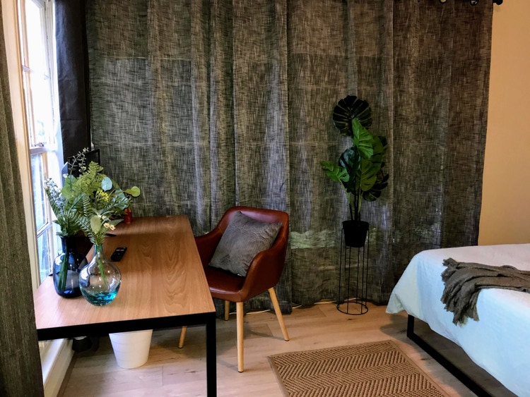 Share house Box Hill South, Melbourne 200pw, 4+ bedroom house