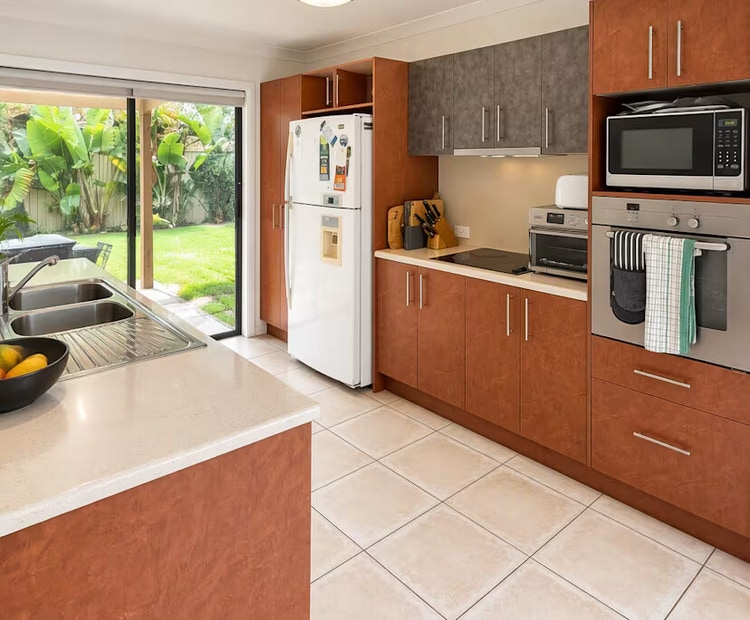 Share house Miami, Gold Coast | $420pw, 3 bedroom house ...