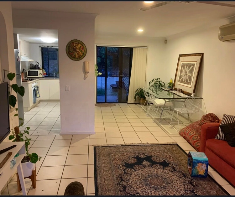 Share house Arundel, Gold Coast 205pw, 3 bedroom house