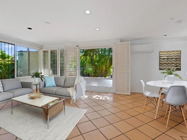 Share house Chapel Hill, Brisbane 260pw, 4+ bedroom house