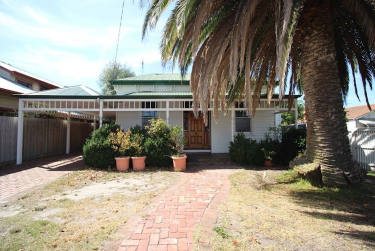 Share house Carnegie, Melbourne 190pw, 4+ bedroom house