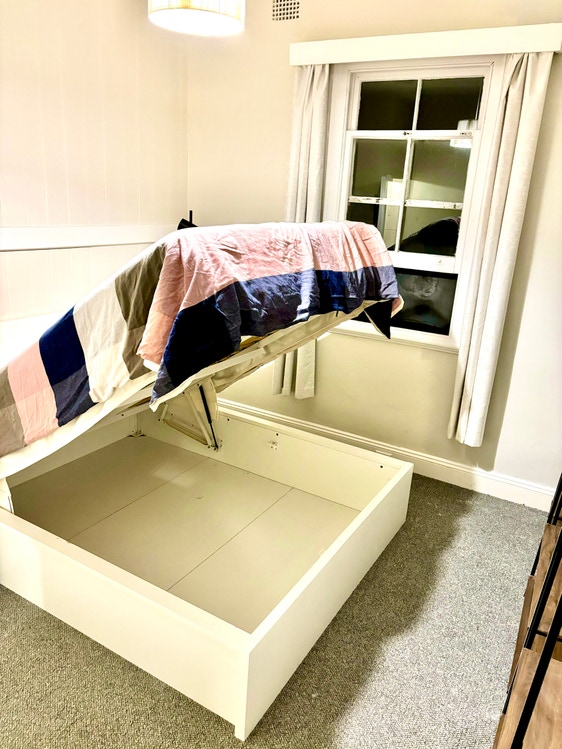 Share house Erskineville, Sydney 370pw, 3 bedroom house