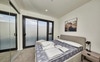 Bedroom sliding-mirrored wardrobes, balcony access