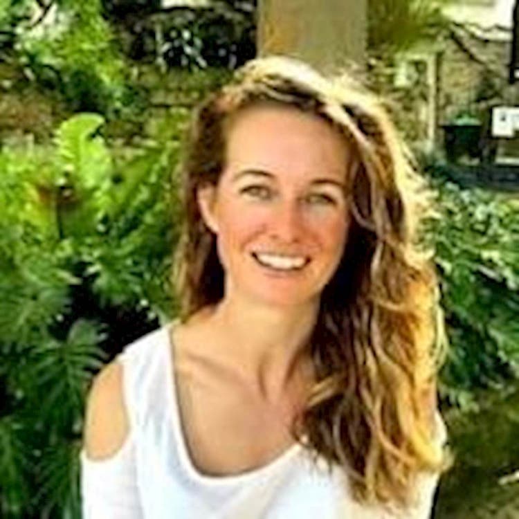 Danielle, Female (str), 31 to 40 yrs Looking in Sydney