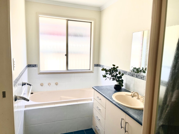 Share house Gardens, Adelaide 250pw, 3 bedroom house