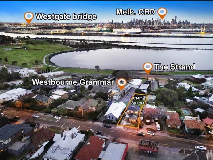 Share house Newport, Melbourne 207pw, 4+ bedroom house