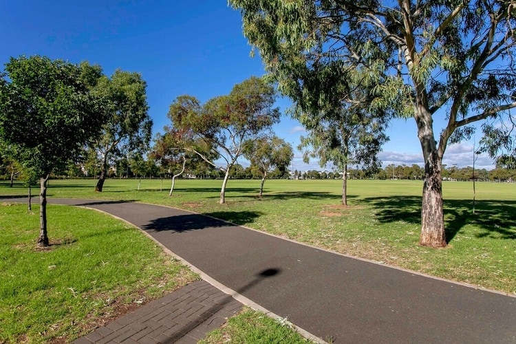 Share house St Clair, Adelaide 240pw, 3 bedroom house