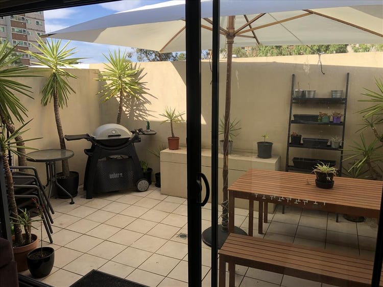 One bedroom apartment Fitzroy, Melbourne 425pw, 1 bedder/studio