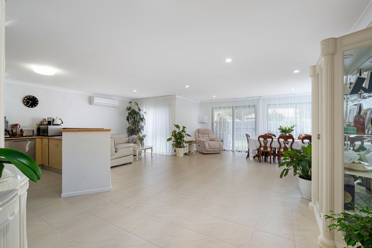 Share house Arundel, Gold Coast 275pw, 4+ bedroom house