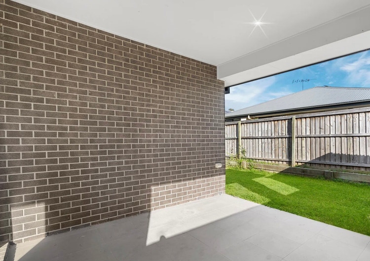 Share house Pallara, Brisbane 225pw, 4+ bedroom house