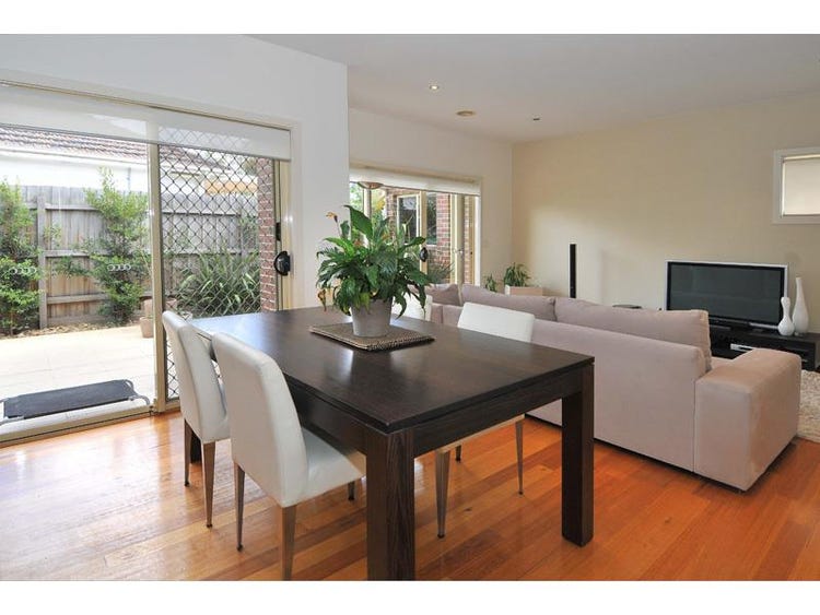 Share house Oak Park, Melbourne 160pw, 2 bedroom house