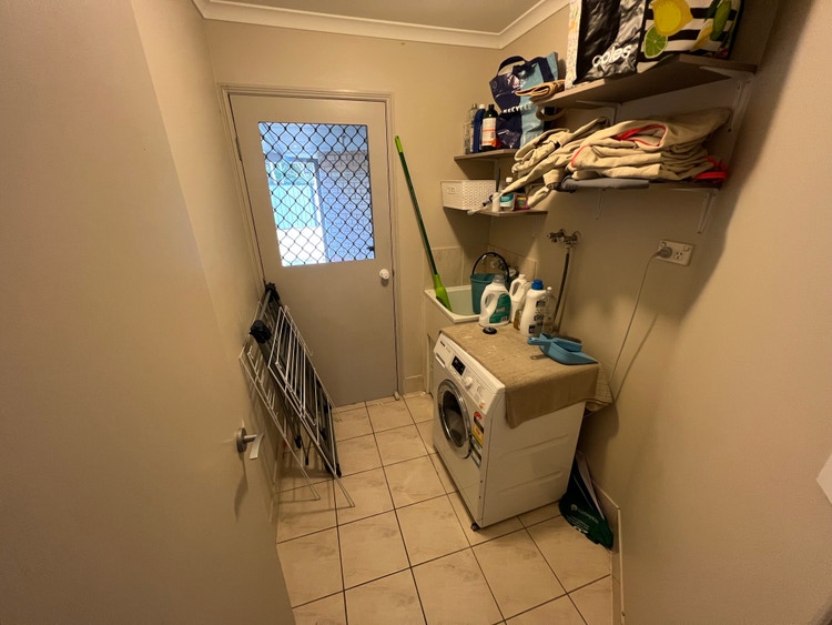 Share house Parkwood, Gold Coast 375pw, 3 bedroom house