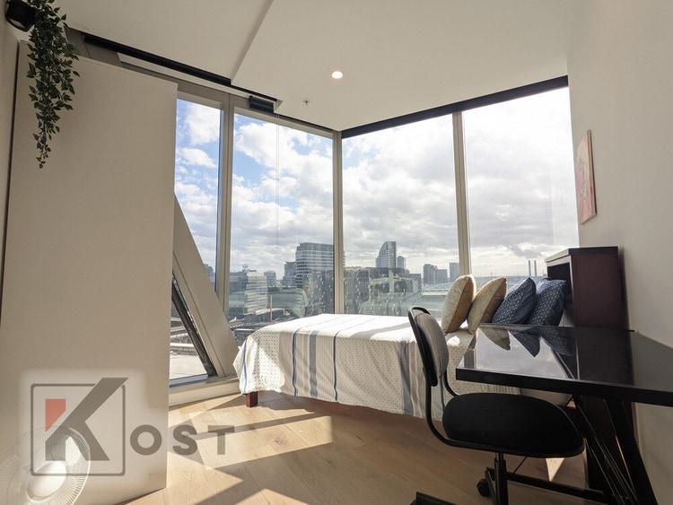 Share house Melbourne CBD, Melbourne 380pw, 4+ bedroom apartment