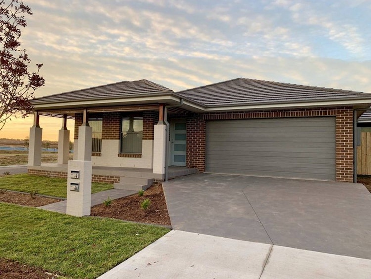 Share house Box Hill, Sydney 295pw, 4+ bedroom house