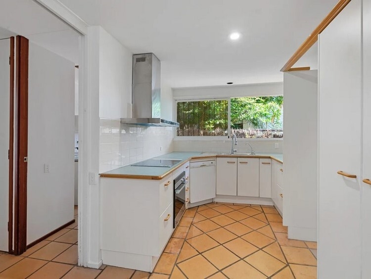 Share house Chapel Hill, Brisbane 260pw, 4+ bedroom house