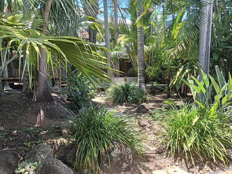 Share house East Brisbane, Brisbane 375pw, 3 bedroom house