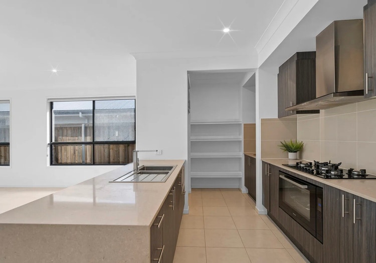 Share house Pallara, Brisbane 225pw, 4+ bedroom house