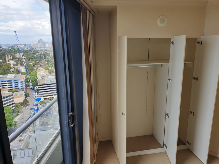 Share house St Leonards, Sydney 300pw, 3 bedroom apartment