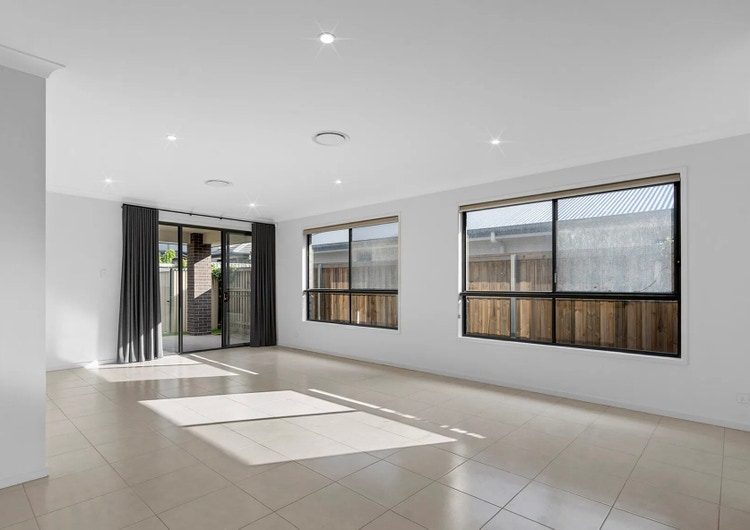 Share house Pallara, Brisbane 225pw, 4+ bedroom house