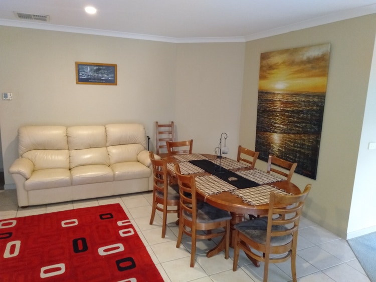 Share house Point Cook, Melbourne 265pw, 3 bedroom house