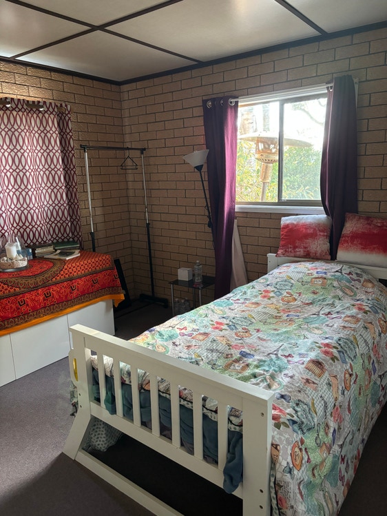 Share house Beachmere, Brisbane | $275pw, 4+ bedroom house ...