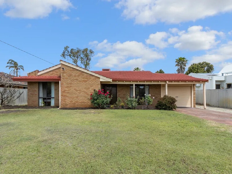 Share house Bateman, Perth 250pw, 4+ bedroom house FlatmateFinders