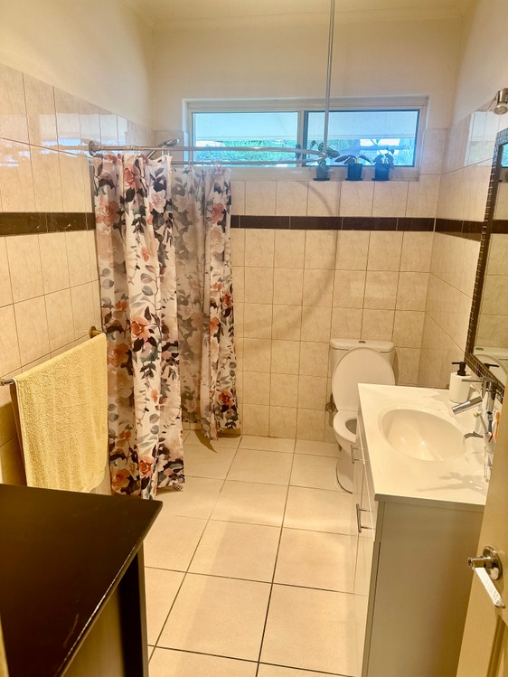 Share house Glenelg North, Adelaide 280pw, 2 bedroom apartment