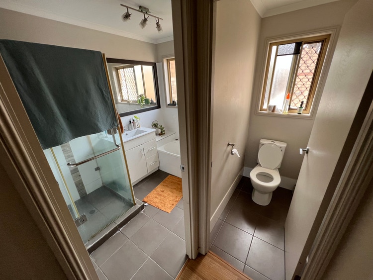 Share house Parkwood, Gold Coast 325pw, 4+ bedroom house