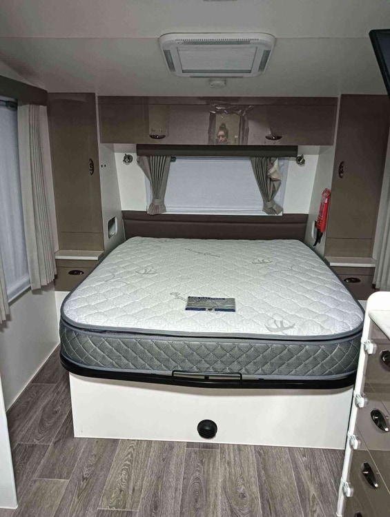 One bedroom apartment Lowood, Brisbane 250pw, 1 bedder/studio