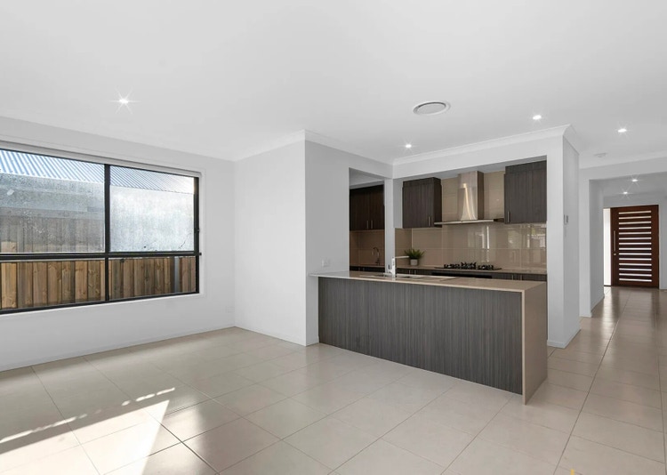 Share house Pallara, Brisbane 225pw, 4+ bedroom house