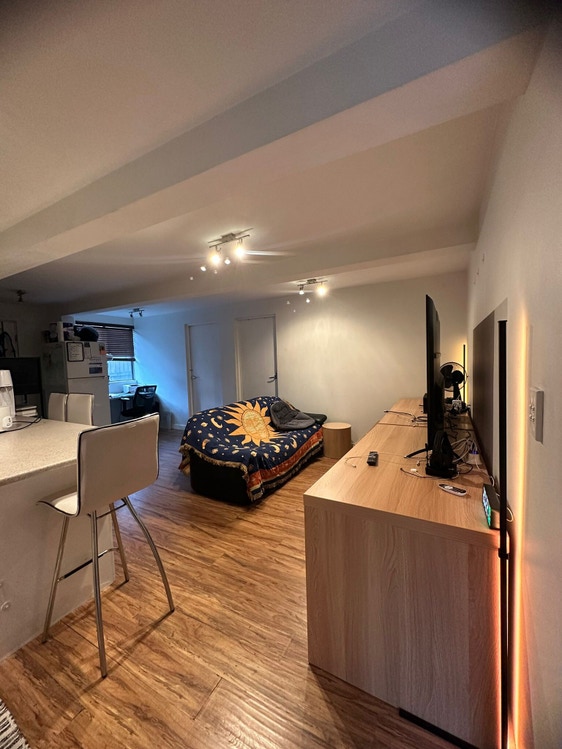 Share house Beacon Hill, Sydney 260pw, 3 bedroom apartment