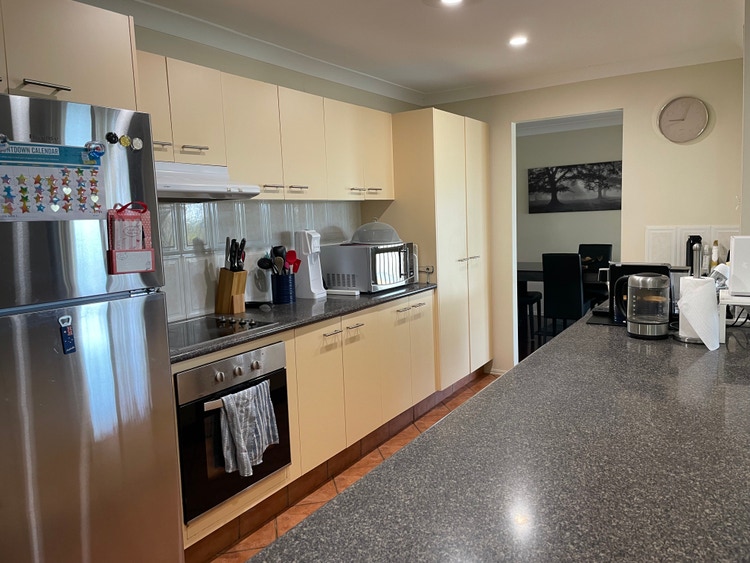 Share house Parkwood, Gold Coast 300pw, 4+ bedroom house