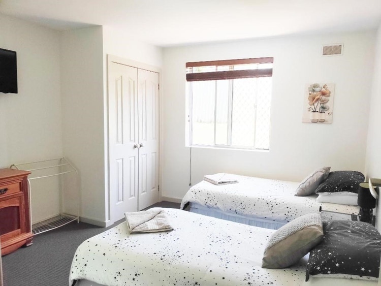 Share house Balcatta, Perth 220pw, 4+ bedroom house