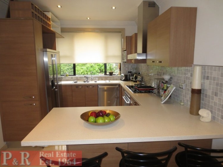 Share house Beverly Hills, Sydney 175pw, 3 bedroom house