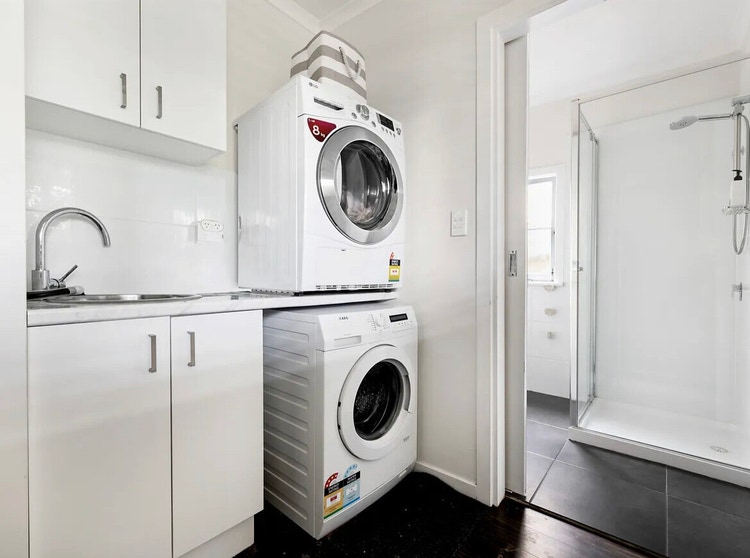 Share house Brunswick West, Melbourne 275pw, 3 bedroom house