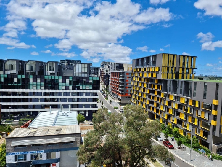 One bedroom apartment Meadowbank, Sydney 325pw, 1 bedder/studio