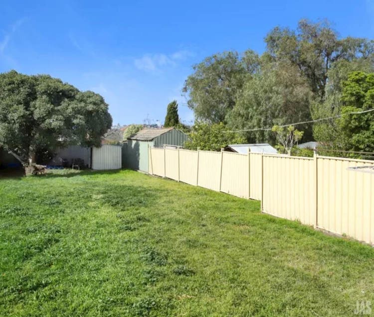 Share house Newport, Melbourne 207pw, 4+ bedroom house